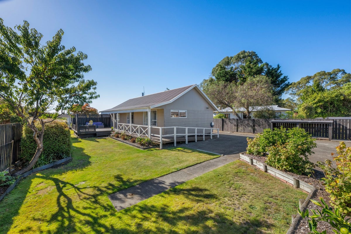 4 Chante Crescent, Renwick - Carousel 2