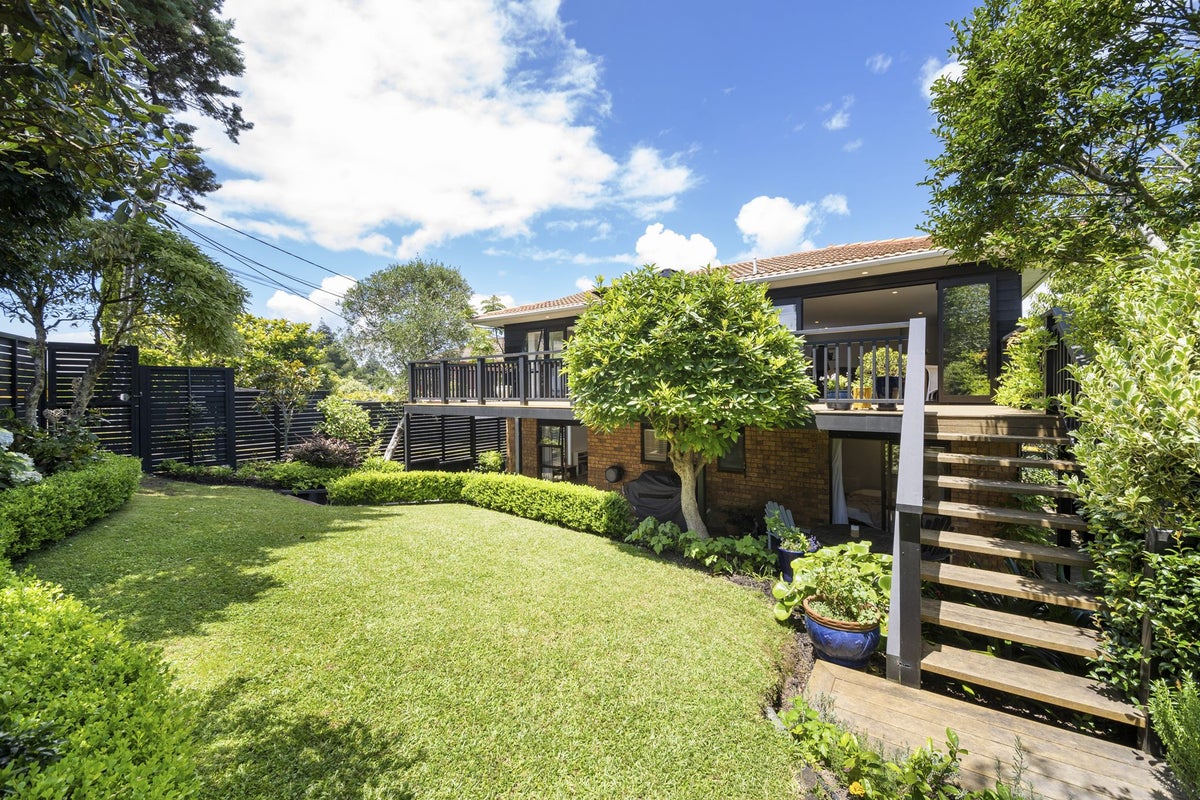 1/16 Channel View Road, Campbells Bay, Auckland - Carousel 2