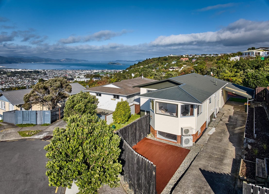 18 Eastview Grove, Normandale, Lower Hutt - Carousel 1