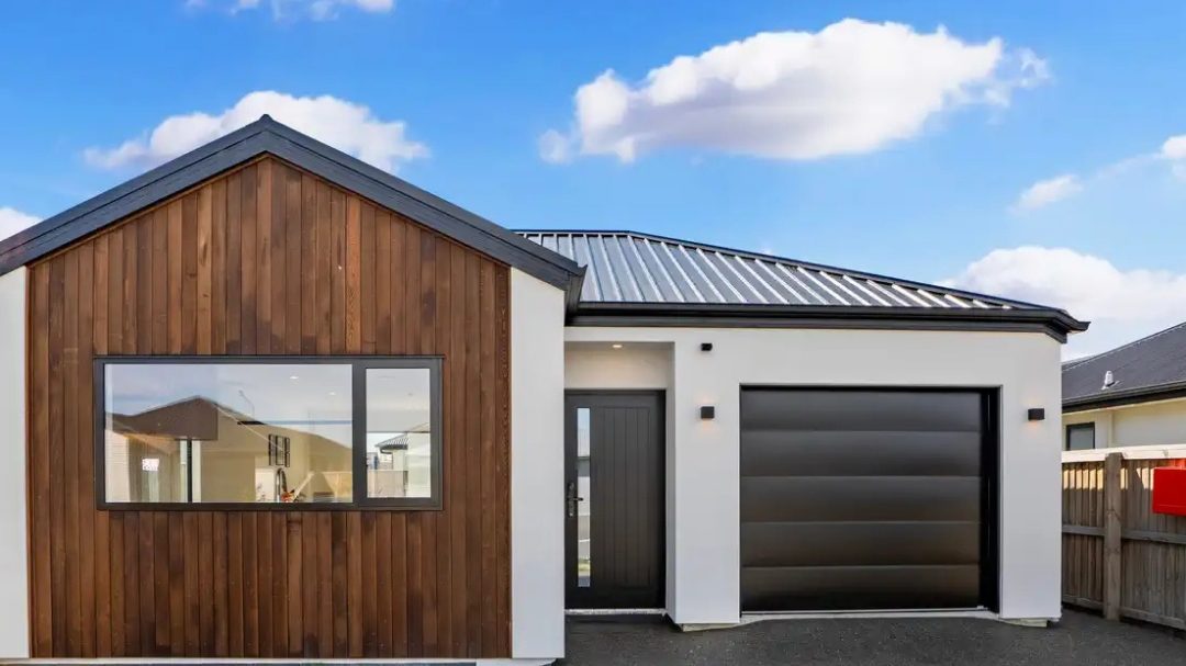 19 Harry Manship Crescent, Halswell, Christchurch - Carousel 1