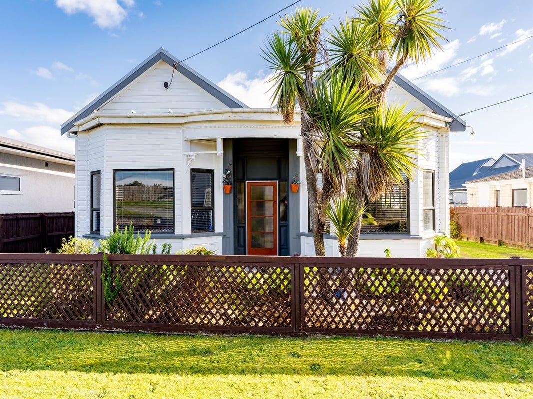140 Victoria Road, Saint Kilda, Dunedin - Carousel 1