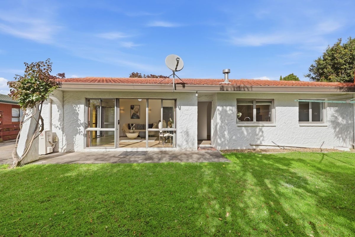 2/20 Ashdown PlACE, Papakura, Papakura - Carousel 1