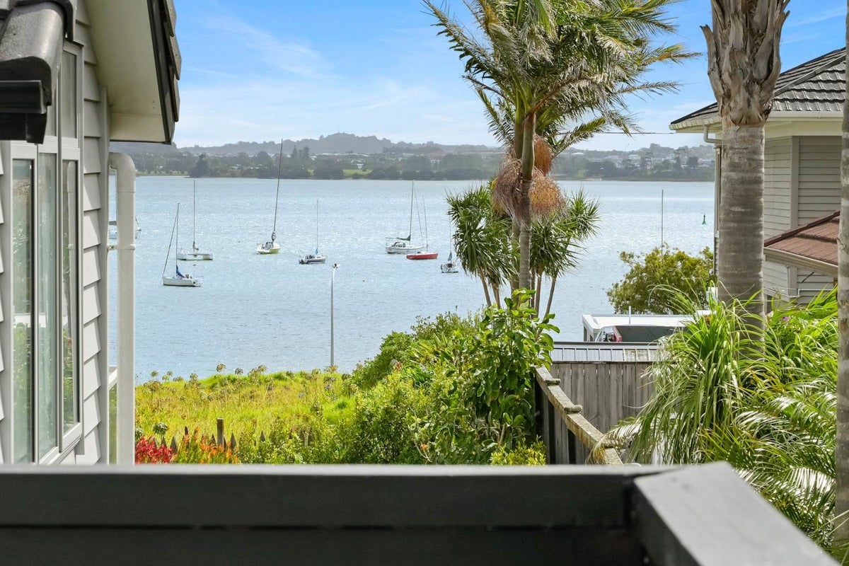 139 Bucklands Beach Road, Bucklands Beach, Auckland - Carousel 1