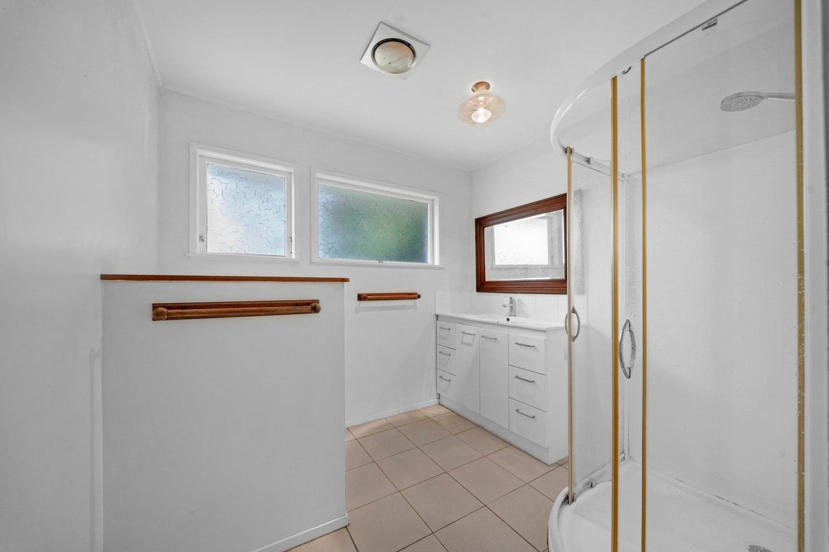 1/2 Arthur Road, Hillpark, Auckland - Carousel 15
