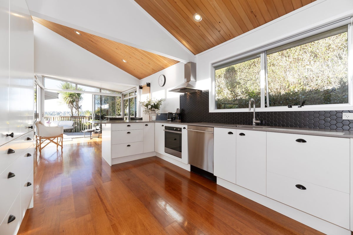 37A Endeavour Street, Blockhouse Bay, Auckland - Carousel 2