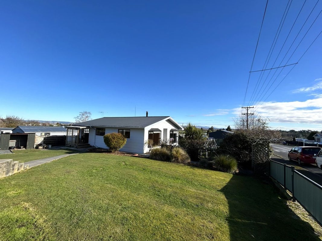2 Wangaloa Road, Kaitangata - Carousel 34