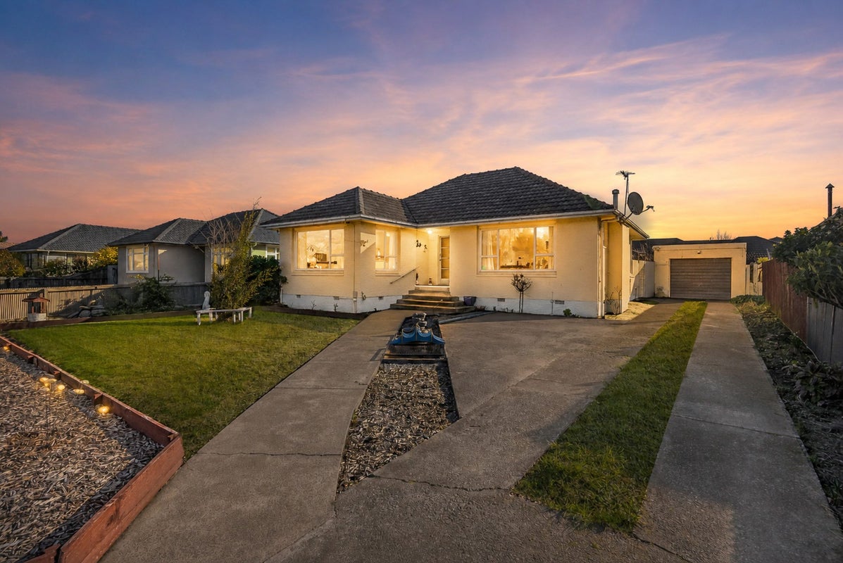 9 Manurere Street, Hei Hei, Christchurch - Carousel 1
