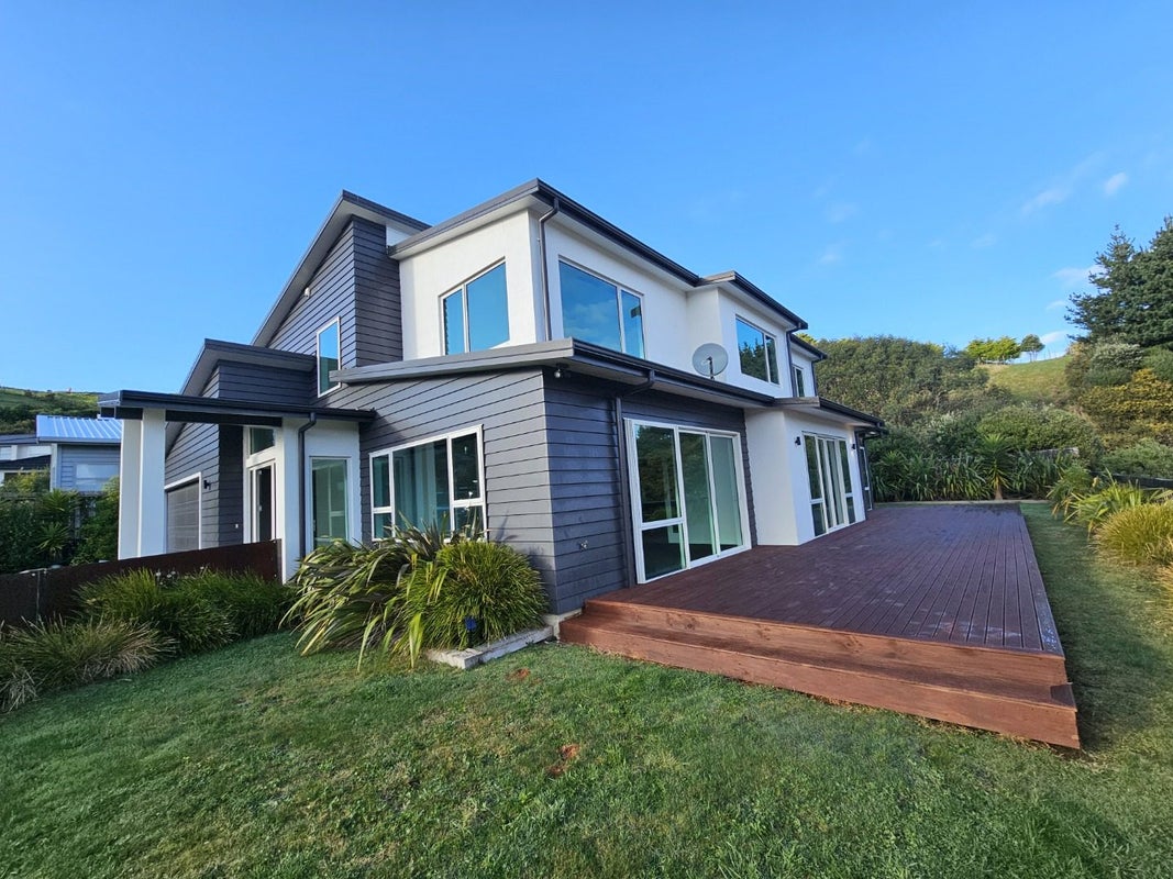 26 Kilkelly Close, Tawa, Wellington - Carousel 1