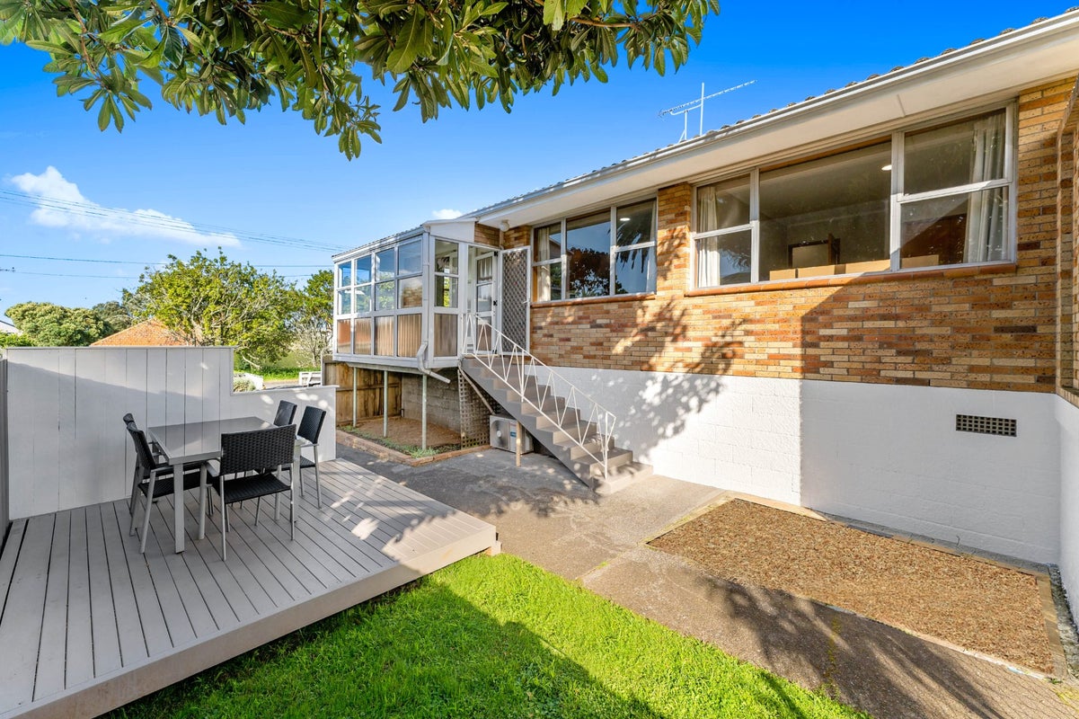 1/99 Tripoli Road, Panmure, Auckland - Carousel 1