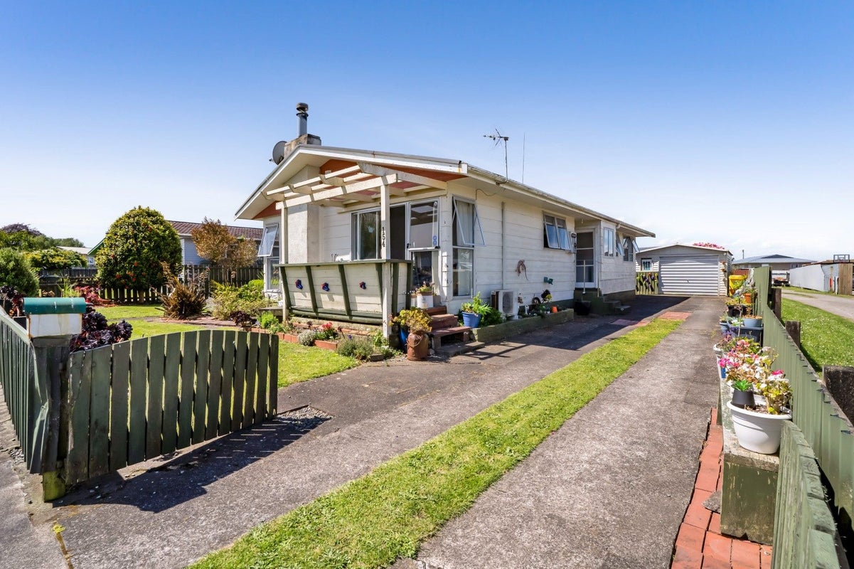 154 Brecon Road, Stratford, Stratford - Carousel 1