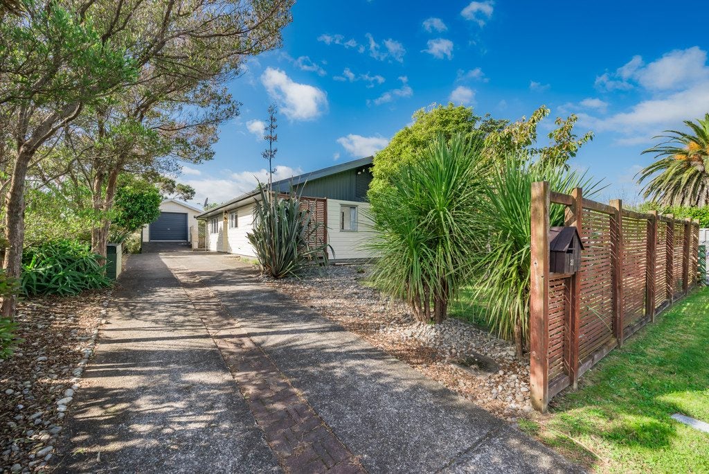 21 Chums Road, Paraparaumu Beach, Paraparaumu - Carousel 1