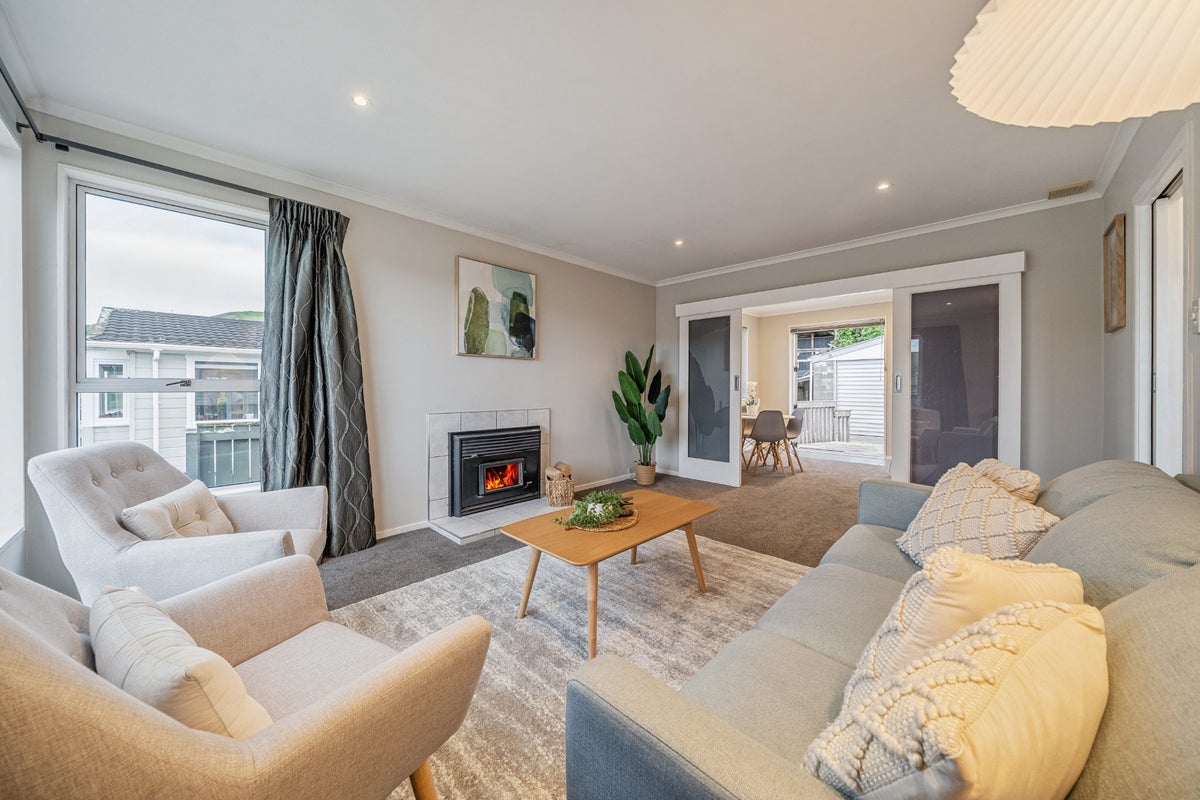 44 Waipounamu Drive, Kelson, Lower Hutt - Carousel 1
