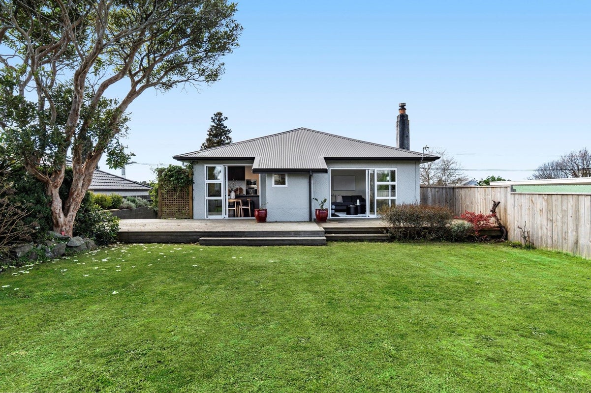228 Carrington Street, Vogeltown, New Plymouth - Carousel 1