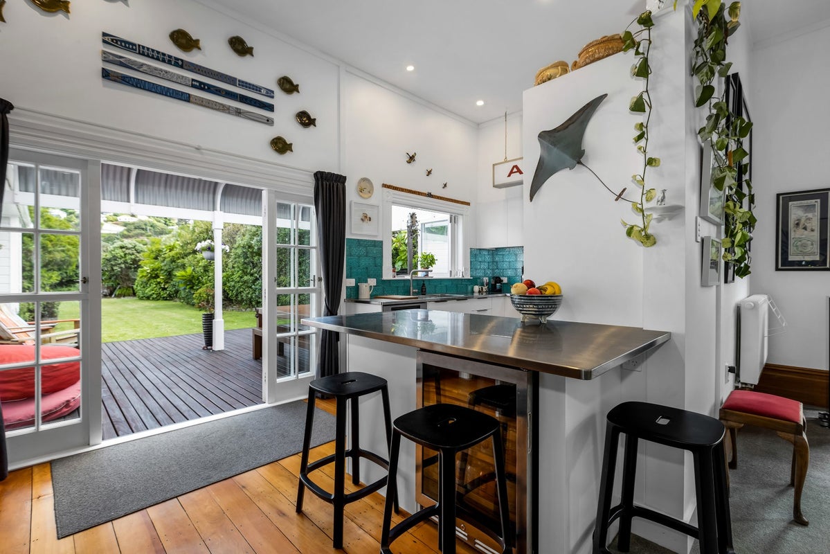 194 Onepu Road, Lyall Bay, Wellington - Carousel 2