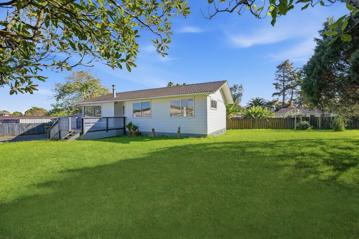 28 Kivell Close, Mangere East, Auckland - Carousel 1