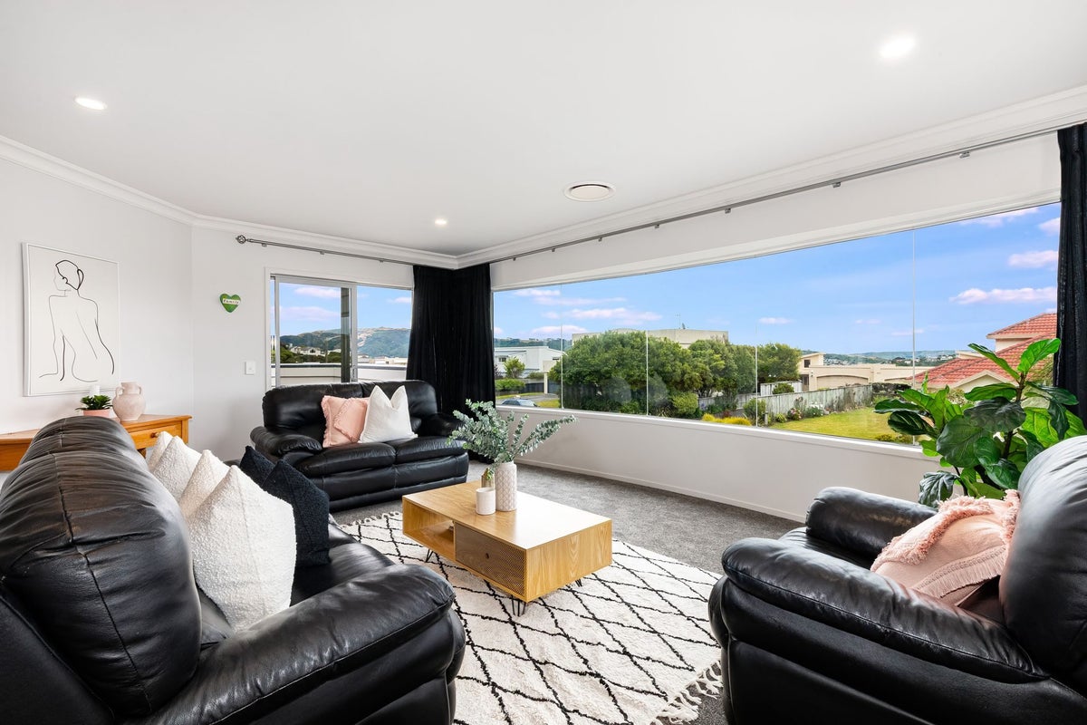 131 Eskdale Road, Papakowhai, Porirua - Carousel 2