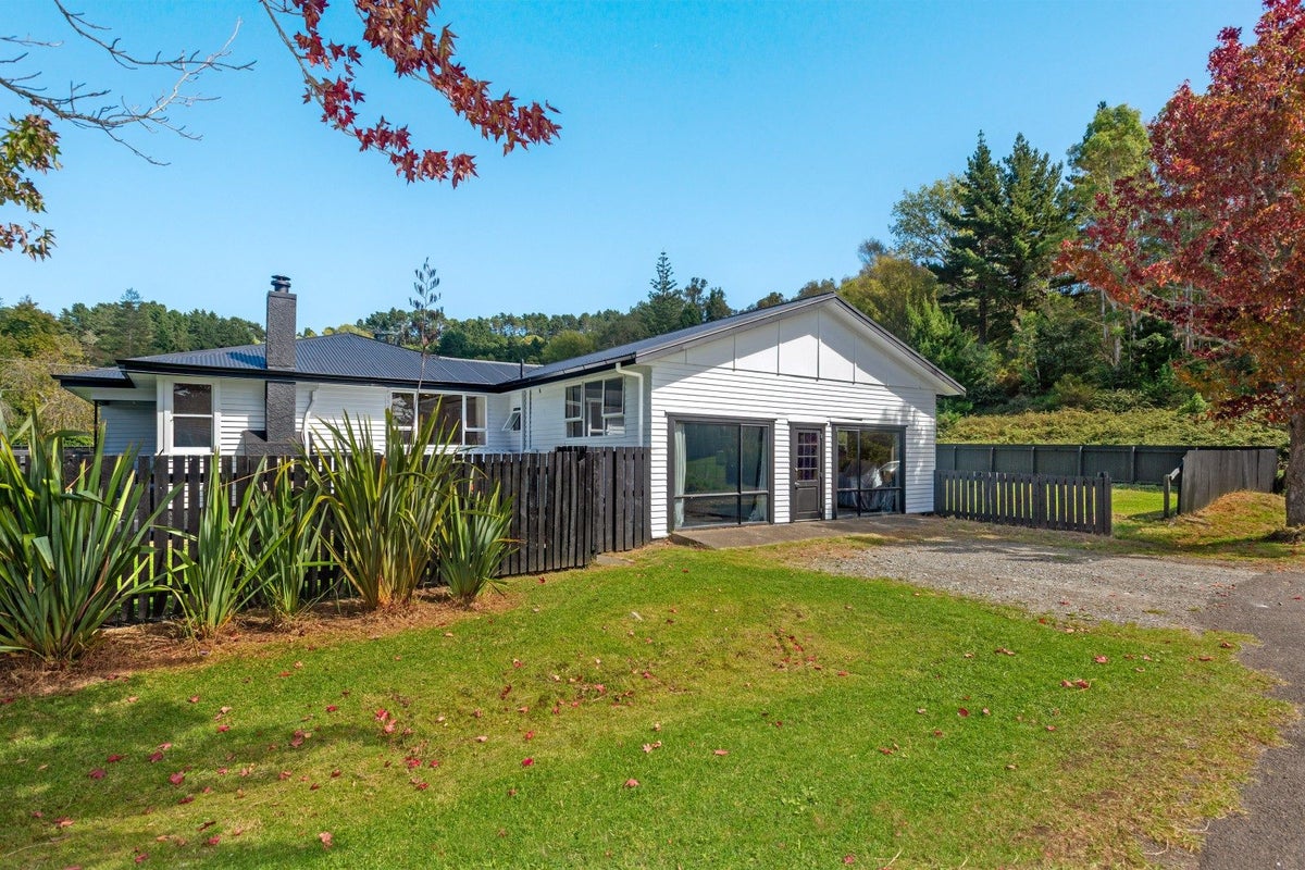 57 Endcliffe Road, Kaiti, Gisborne - Carousel 1