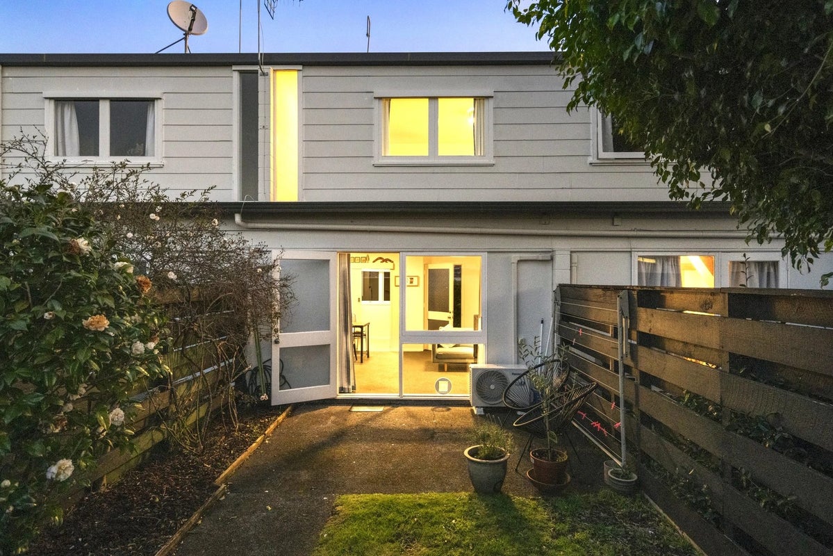 2/111 Melrose Road, Mount Roskill, Auckland - Carousel 1