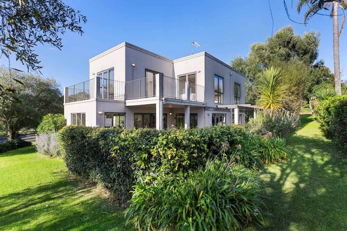 3 Widdison Place, Albany, Auckland - Carousel 1