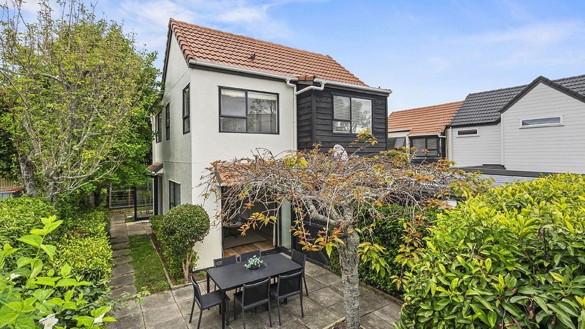 3/24 Hamilton Road, Herne Bay, Auckland - Carousel 1