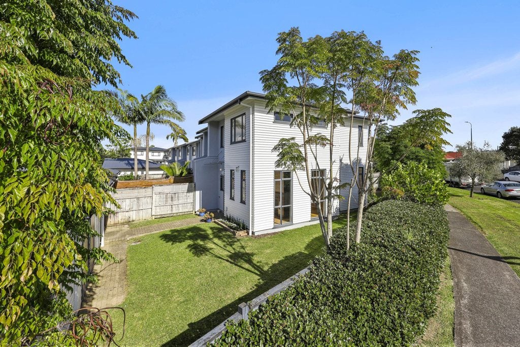 105/2 Armoy Drive, East Tamaki, Auckland - Carousel 2