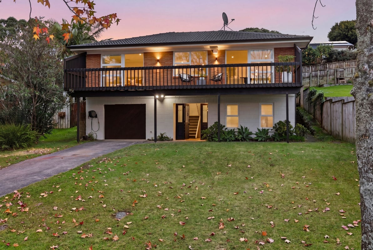 15 Keldale Place, Forrest Hill, Auckland - Carousel 1