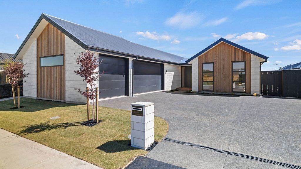 11 Frank Chittock Street, Lincoln, Lincoln - Carousel 1