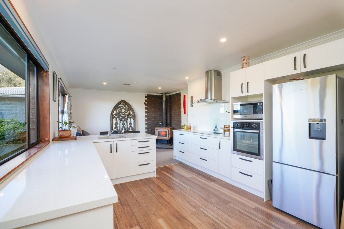 143 Black Road, Otatara, Invercargill - Carousel 1