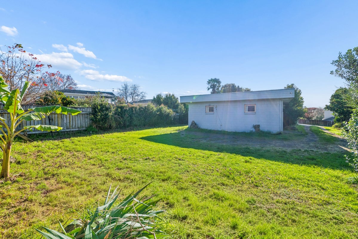 63 Ray Small Drive, Pahurehure, Papakura - Carousel 2