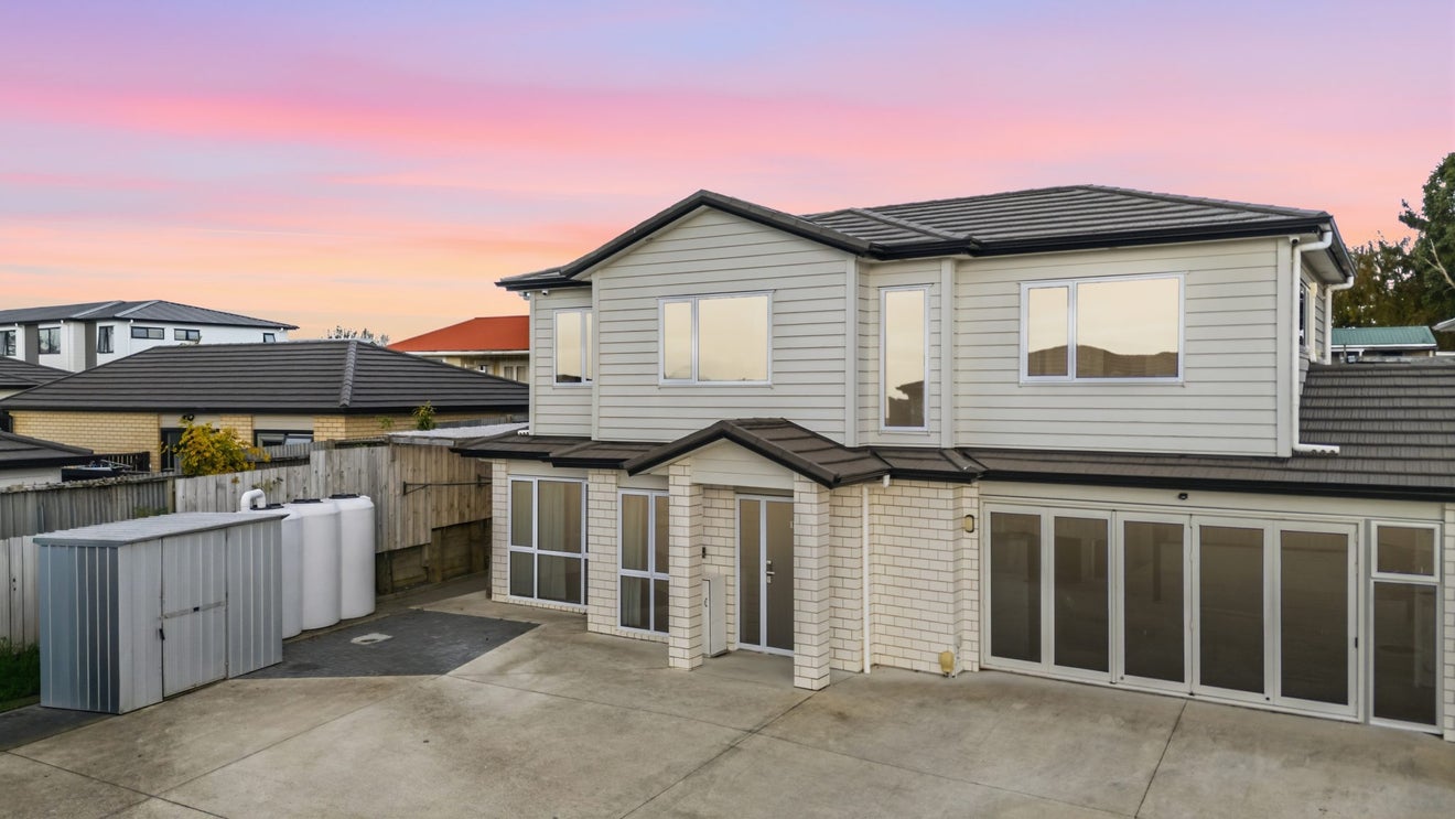 13 Orona Way, Papatoetoe, Auckland - Carousel 1