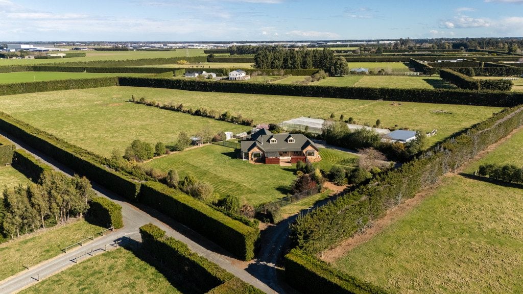 2/186 Knights Road, Christchurch - Carousel 1