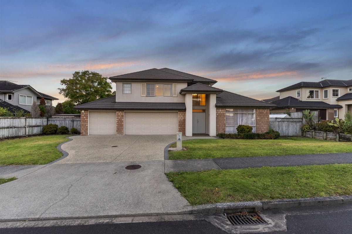 53 Chateau Rise, Flat Bush, Auckland - Carousel 2