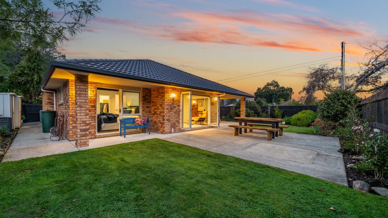 14 Pokaka Street, Birchville, Upper Hutt - Carousel 1