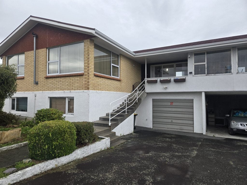 37 Gormack Street, Balclutha, Balclutha - Carousel 1