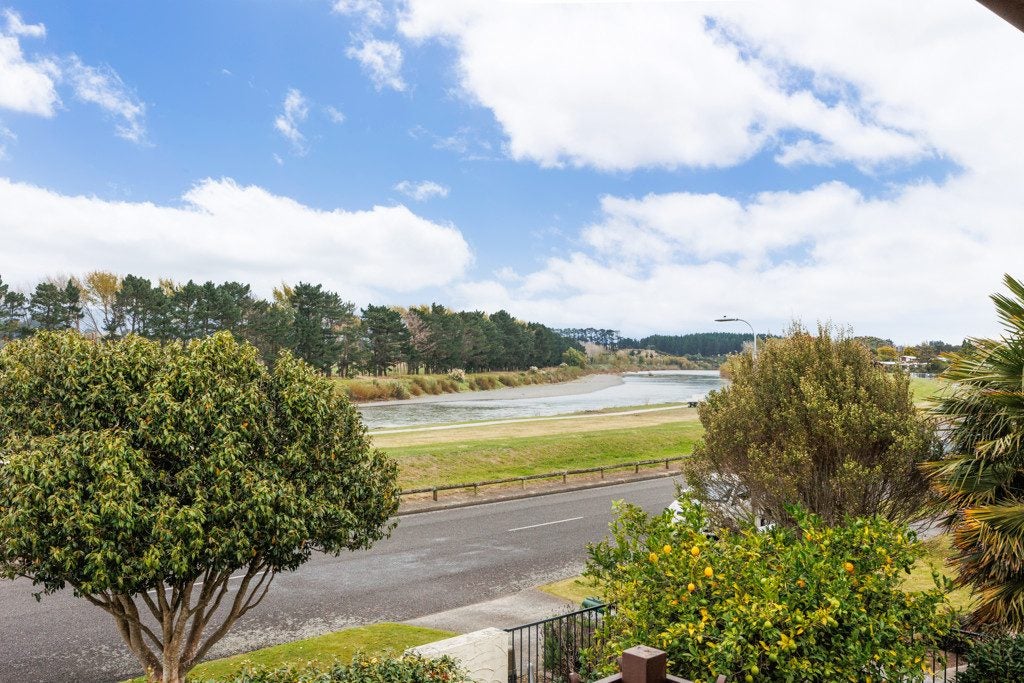 47 Dittmer Drive, Awapuni, Palmerston North - Carousel 2