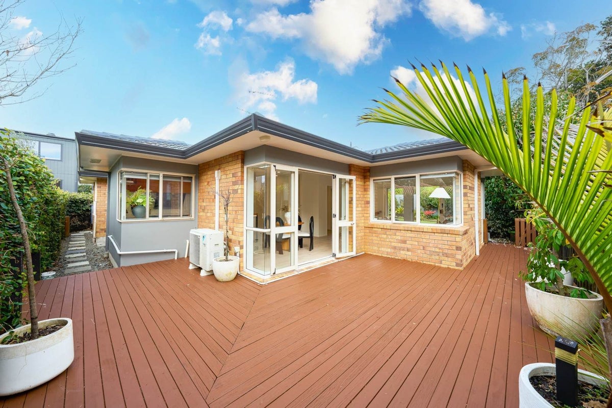2/9 Alma Road, Milford, Auckland - Carousel 2