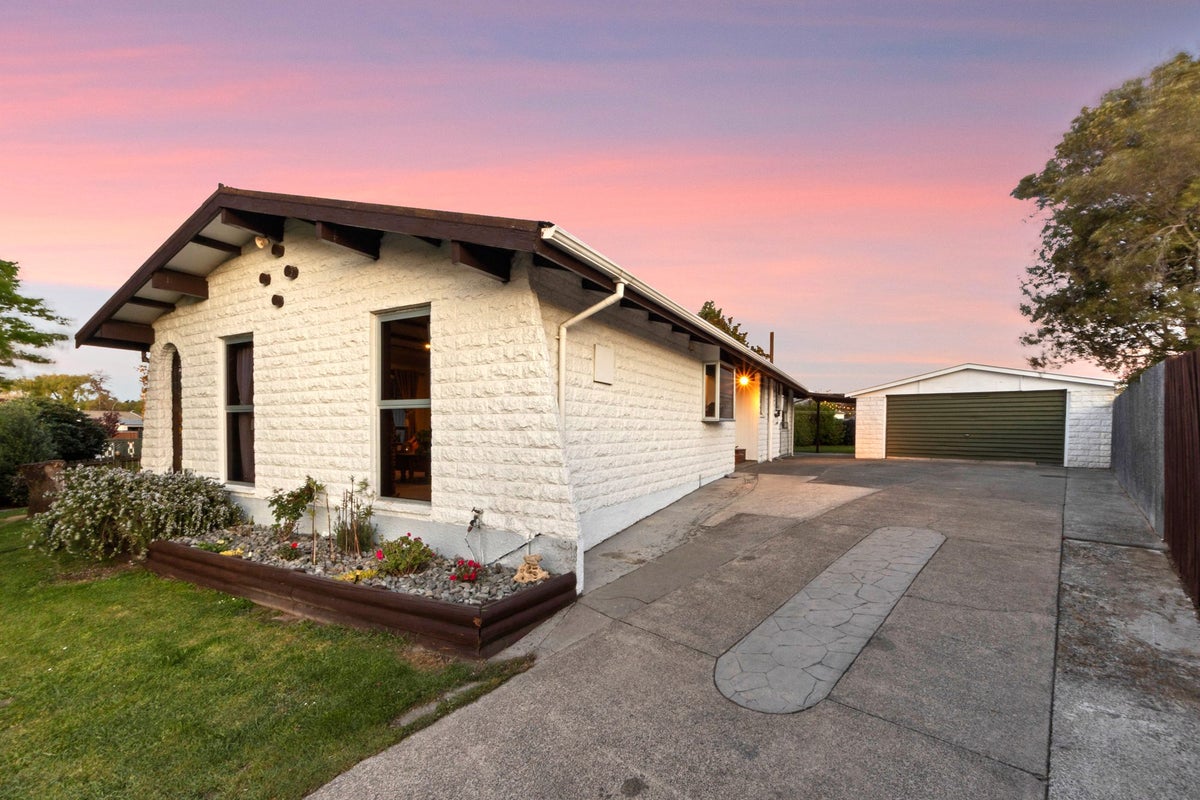 73 Warren Crescent, Hillmorton, Christchurch - Carousel 2