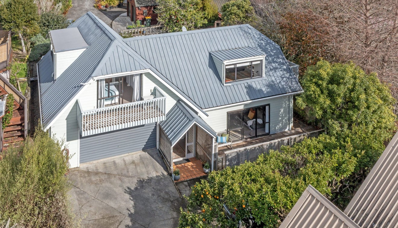 24C Charles Dickens Drive, Mellons Bay, Auckland - Carousel 1