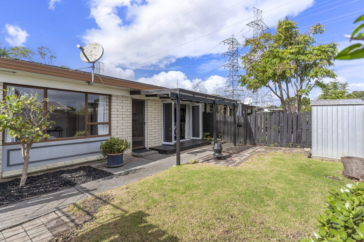 1/38 Latham Avenue, Pakuranga, Auckland - Carousel 1