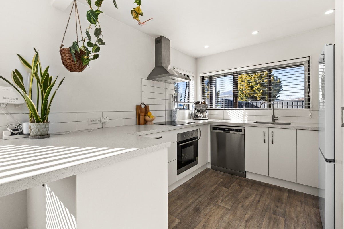 101C Riverslea Road South, Parkvale, Hastings - Carousel 1