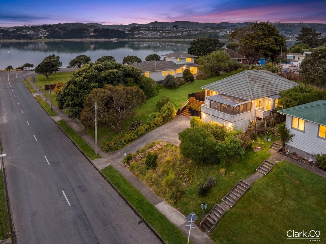 142 Te Pene Avenue, Titahi Bay, Porirua - Carousel 1