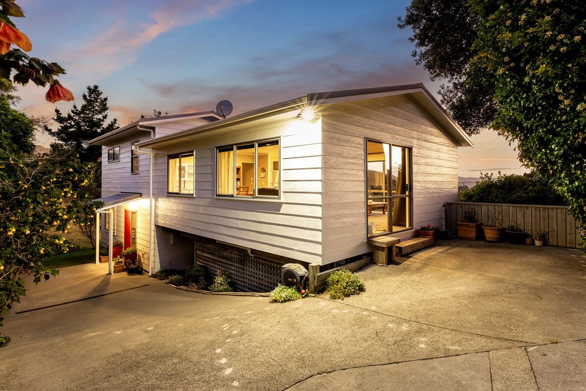 165A Rawhiti Road, Pukerua Bay, Porirua - Carousel 1