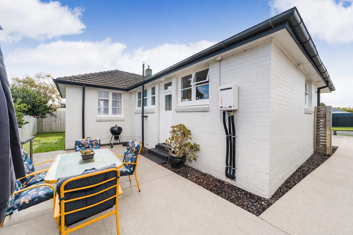 16 Newbury Street, Awapuni, Palmerston North - Carousel 2