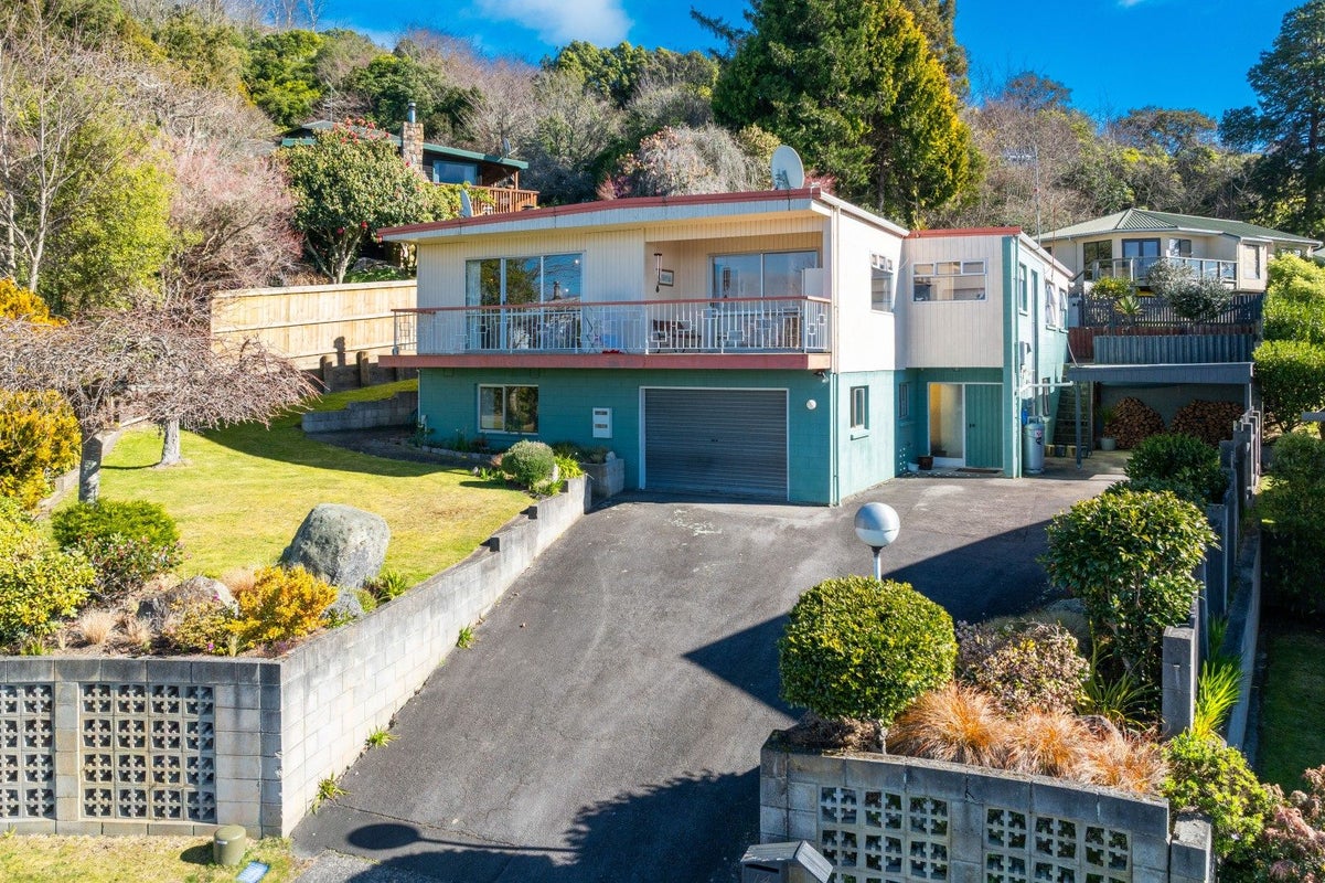 14 Silich Street, Acacia Bay, Taupo - Carousel 1