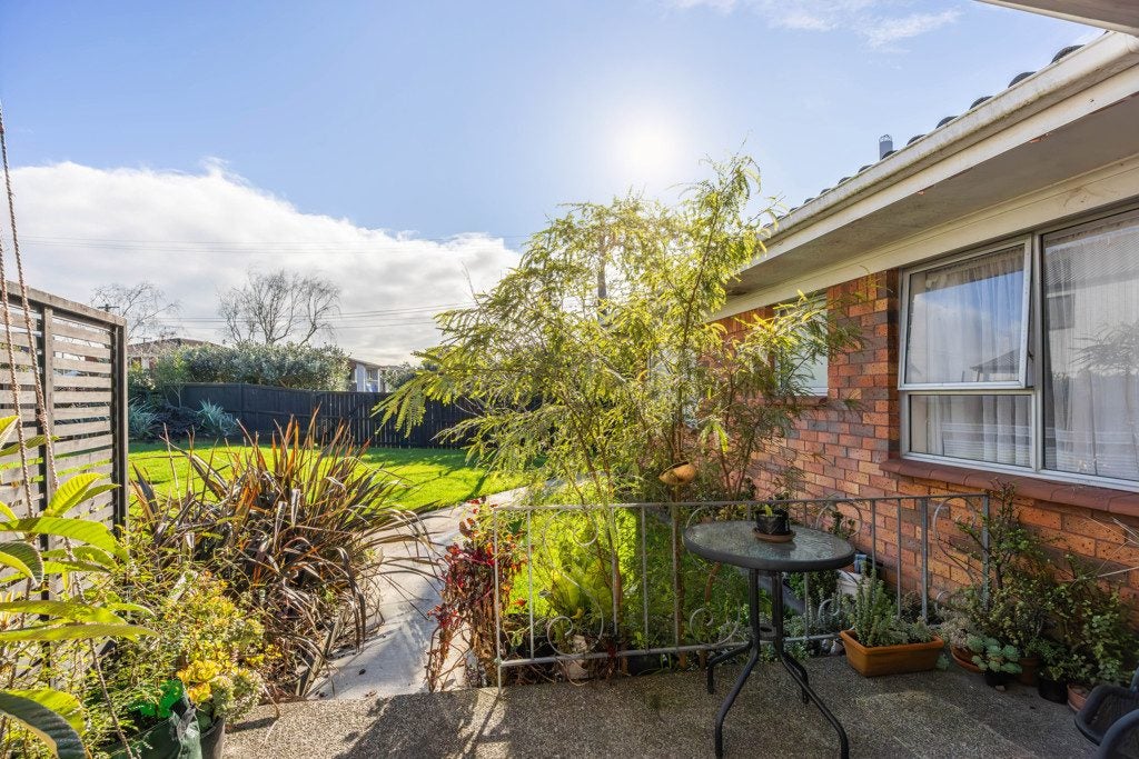 2/50 Rutland Road, Mount Wellington, Auckland - Carousel 1