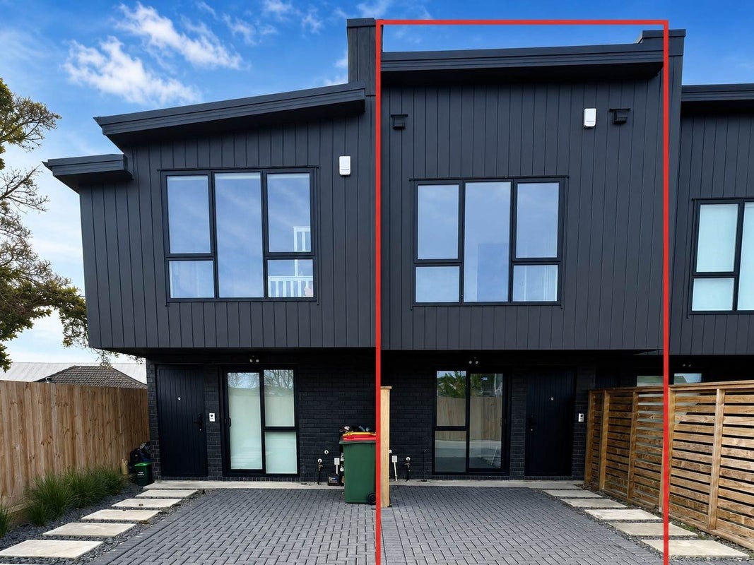8/399 Massey Road, Mangere East, Auckland - Carousel 1