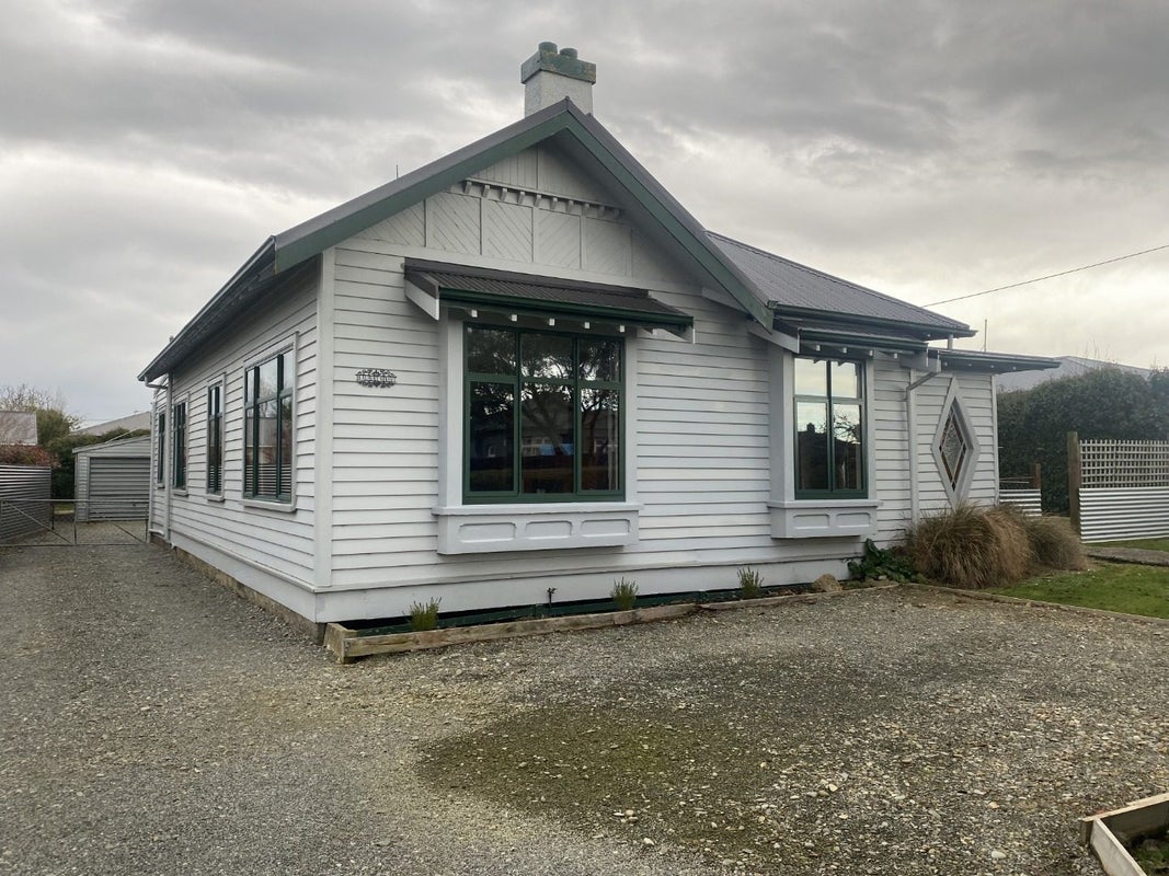18 Albert Street, Winton, Winton - Carousel 1