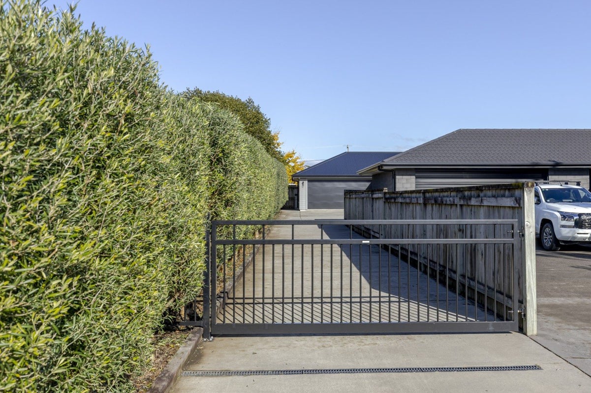 26 Smith Street, Lepperton, New Plymouth - Carousel 37