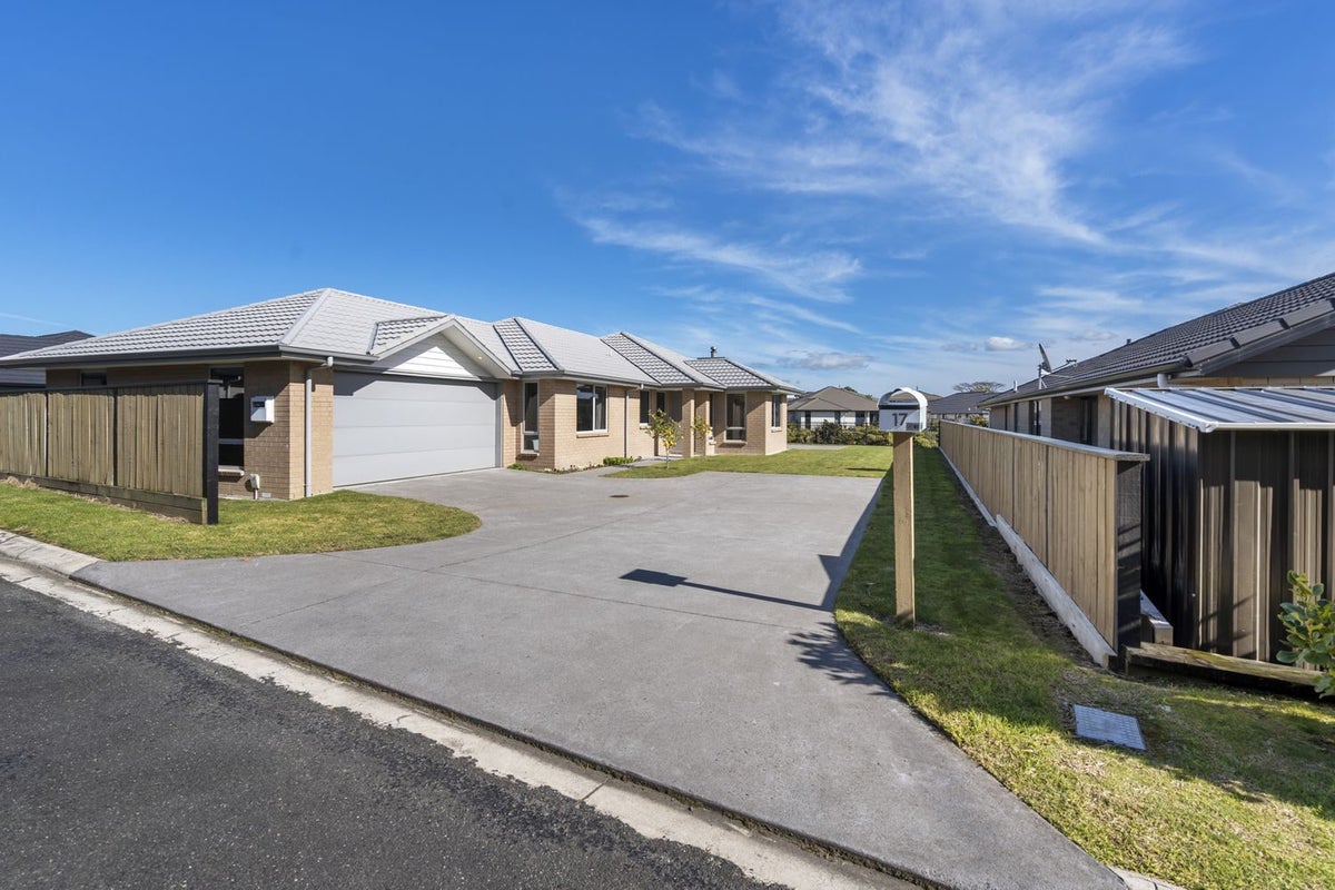 17 Waitaha Place, Bell Block, New Plymouth - Carousel 1