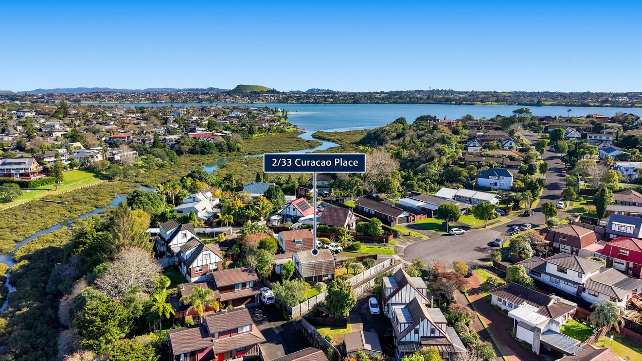 2/33 Curacao Place, Half Moon Bay, Auckland - Carousel 2